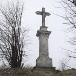 21.01.2022. Młodzawy. Figury przydrożne z 1735 roku / Jarosław Kubalski / Radio Kielce