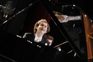 02.07.2021. Busko-Zdrój. Koncert „Chopin in memoriam” inaugurujący festiwal imienia Krystyny Jamroz. Na zdjęciu: Piotr Pawlak / Jarosław Kubalski / Radio Kielce