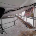 30.01.2021. Bałtów. Zawalona część dachu nad lodowiskiem / KP PSP Ostrowiec Świętokrzyski