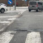 21.01.2022. Dziury w jezdni. Aleja IX Wieków Kielc / Wiktor Taszłow / Radio Kielce