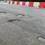 21.01.2022. Dziury w jezdni. Aleja Jerzego Szajnowicza Iwanowa / Wiktor Taszłow / Radio Kielce