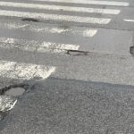 21.01.2022. Dziury w jezdni. Ulica Warszawska / Wiktor Taszłow / Radio Kielce