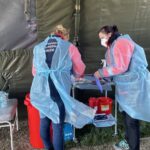 28.04.2021. Podzamcze. Otwarcie pierwszego w Polsce punktu szczepień drive thru / Iwona Murawska / Radio Kielce