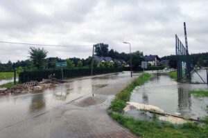 06.08.2021. Solec-Zdrój. Ulewne deszcze zalały ulice i pola / Urząd Gminy Solec-Zdrój