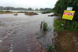 06.08.2021. Solec-Zdrój. Ulewne deszcze zalały ulice i pola / Urząd Gminy Solec-Zdrój