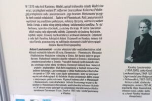 01.01.2022. Wodzisław. Rynek. Wystawa "...ocalić od zapomnienia" / Marta Gajda-Kruk / Radio Kielce