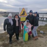 02.01.2022. Skalbmierz. Morsowanie członków Klubu Kazimierskie Morsy Endorfina / Marta Gajda-Kruk / Radio Kielce