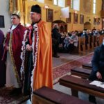 06.01.2022. Kazimierza Wielka. Święto Objawienia Pańskiego. Na zdjęciu (od lewej): Jarosław Klimczyk, Jakub Wróbel, ks. Krzysztof Gibas / Marta Gajda-Kruk / Radio Kielce