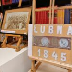 Kazimierza Wielka. Miejsko-Gminna i Powiatowa Biblioteka Publiczna. Wystawa związana z Rodem Łubieńskich i Cukrownią „Łubna”. / Marta Gajda-Kruk / Radio Kielce