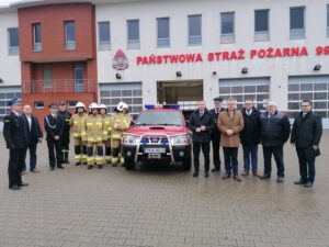 28.01.2022. Jednostka OSP z Chwalibogowic w gminie Opatowiec otrzymała wóz strażacki. Uroczyste przekazanie wozu odbyło się w Komendzie Powiatowej Państwowej Straży Pożarnej w Kazimierzy Wielkiej / Marta Gajda-Kruk / Radio Kielce