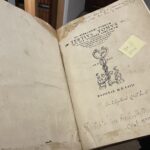 13.01.2022. Sandomierz. Starodruki z Biblioteki Diecezjalnej w Sandomierzu po konserwacji / Grażyna Szlęzak-Wójcik / Radio Kielce