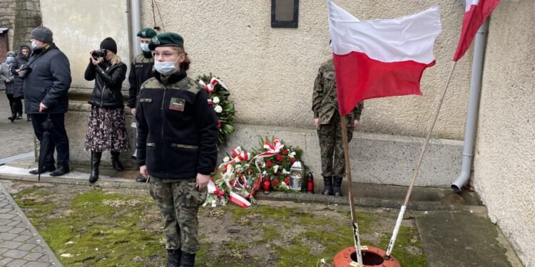 30.01.2022. Szczeglice w gminie Bogoria. Rocznica potyczki powstańców styczniowych / Grażyna Szlęzak-Wójcik / Radio Kielce