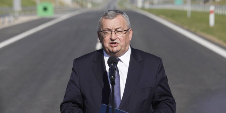 Na zdjęciu: Andrzej Adamczyk - minister infrastruktury / Fot. Jarosław Kubalski - Radio Kielce