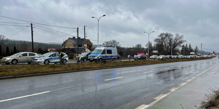 17.01.2022. Kielce. Korek po wypadku na ulicy Krakowskiej / Jarosław Kubalski / Radio Kielce