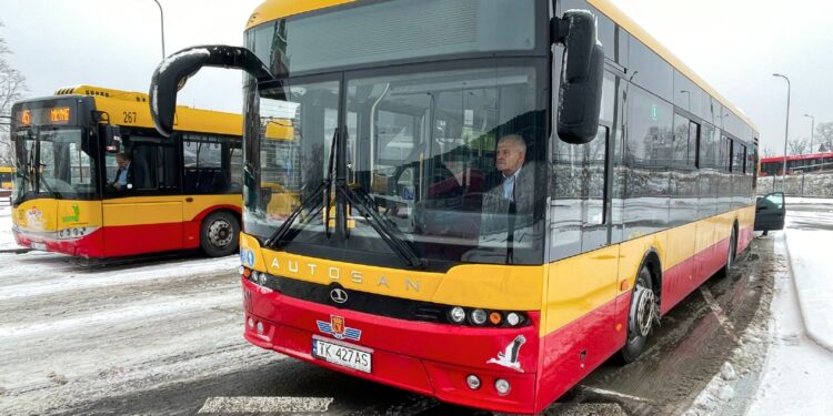 10.12.2021. Kielce. Nowy autobus MPK marki Autosan / Jarosław Kubalski / Radio Kielce