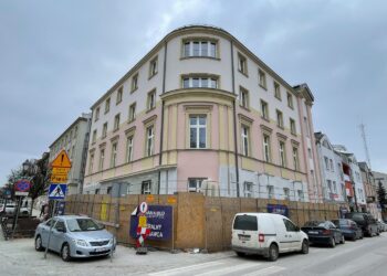 12.01.2022. Kielce. Zbieg ulic Mickiewicza i Wesołej. Nowa siedziba prokuratury - końcowa faza remontu / Jarosław Kubalski / Radio Kielce