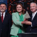 07.06.2021. Kielce. Uroczyste podpisanie i wmurowanie aktu erekcyjnego pod budowę kampusu laboratoriów Głównego Urzędu Miar. Na zdjęciu (od lewej): Andrzej Kryj - poseł, Olga Semeniuk - wiceminister rozwoju, pracy i technologii, Krzysztof Lipiec - poseł / Wiktor Taszłow / Radio Kielce