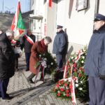 13.12.2021. Kielce. Areszt Śledczy na Piaskach. Upamiętnienie 40. rocznicy wprowadzenia stanu wojennego w Polsce. Na zdjęciu (od lewej): poseł Krzysztof Lipiec, senator Krzysztof Słoń / Jarosław Kubalski / Radio Kielce