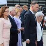 12.07.2021. Michniów. Obchody Dnia Walki i Męczeństwa Wsi Polskiej w 78. rocznicę pacyfikacji wsi Michniów. Na zdjęciu (od lewej): Agata Wojtyszek - poseł, Krzysztof Lipiec - poseł, Anna Krupka - wiceminister kultury, dziedzictwa narodowego i sportu, Andrzej Duda - prezydent RP, Marianna Wikło - naoczny świadek pacyfikacji / Wiktor Taszłow / Radio Kielce