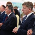 12.07.2021. Michniów. Obchody Dnia Walki i Męczeństwa Wsi Polskiej w 78. rocznicę pacyfikacji wsi Michniów. Na zdjęciu (od lewej): Andrzej Kryj - poseł, Andrzej Pruś - przewodniczący Sejmiku Województwa Świętokrzyskiego / Wiktor Taszłow / Radio Kielce