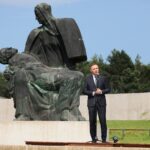 12.07.2021. Michniów. Obchody Dnia Walki i Męczeństwa Wsi Polskiej w 78. rocznicę pacyfikacji wsi Michniów. Na zdjęciu: Andrzej Duda - prezydent RP / Wiktor Taszłow / Radio Kielce