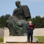 12.07.2021. Michniów. Obchody Dnia Walki i Męczeństwa Wsi Polskiej w 78. rocznicę pacyfikacji wsi Michniów. Na zdjęciu: Krzysztof Lipiec - poseł / Wiktor Taszłow / Radio Kielce