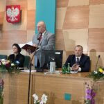 16.10.2021. Staszów. Uroczysta sesja rady miasta. Na zdjęciu (od lewej): Leszek Kopeć - burmistrz Staszowa, Beata Gajek-Dyl - zastępca przewodniczącego Rady Miasta Staszowa, Ireneusz Kwiecjasz - przewodniczący Rady Miasta Staszowa i Tomasz Klimek - zastępca przewodniczącego Rady Miasta Staszowa / Grażyna Szlęzak-Wójcik / Radio Kielce