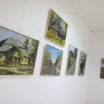 28.01.2022. Ciekoty. Wernisaż wystawy poplenerowej "Ciekoty 2020" autorstwa Skarżyskiego Klubu Twórców "SKART" / Wiktor Taszłow / Radio Kielce