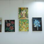 28.01.2022. Ciekoty. Wernisaż wystawy poplenerowej "Ciekoty 2020" autorstwa Skarżyskiego Klubu Twórców "SKART" / Wiktor Taszłow / Radio Kielce