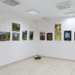 28.01.2022. Ciekoty. Wernisaż wystawy poplenerowej "Ciekoty 2020" autorstwa Skarżyskiego Klubu Twórców "SKART" / Wiktor Taszłow / Radio Kielce