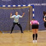 17.11.2021. Kielce. Mecz piłki ręcznej PGNIG Superligi: Suzuki Korona Kielce - Zagłębie Lubin. Na zdjęciu: Patrycja Chojnacka / Wiktor Taszłow / Radio Kielce