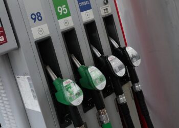 paliwa, orlen, tankowanie, benzyna, stacja paliw, dystrybutor / Wiktor Taszłow / Radio Kielce