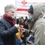 24.12.2021. Kielce. Wigilia dla samotnych, ubogich i bezdomnych. Na zdjęciu (z lewej): Krzysztof Słoń - senator / Wiktor Taszłow / Radio Kielce