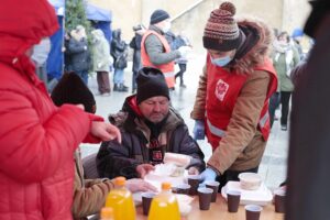 24.12.2021. Kielce. Wigilia dla samotnych, ubogich i bezdomnych / Wiktor Taszłow / Radio Kielce