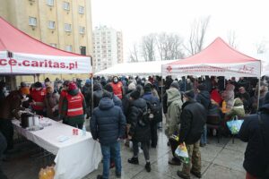 24.12.2021. Kielce. Wigilia dla samotnych, ubogich i bezdomnych / Wiktor Taszłow / Radio Kielce