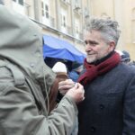 24.12.2021. Kielce. Wigilia dla samotnych, ubogich i bezdomnych. Na zdjęciu (z prawej): Krzysztof Słoń - senator / Wiktor Taszłow / Radio Kielce