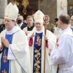 02.10.2021. Kielce. Msza św. z okazji 850-lecia Bazyliki Katedralnej. Na zdjęciu (w środku): abp Salvatore Penacchio - nuncjusz apostolski / Wiktor Taszłow / Radio Kielce