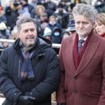 06.01.2022. Kielce. Orszak Trzech Króli. Na zdjęciu (od lewej): przewodniczący Rady Miasta Kielce Jarosław Karyś, senator Krzysztof Słoń / Wiktor Taszłow / Radio Kielce