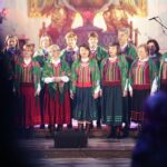 06.01.2022. Święty Krzyż. Charytatywny koncert kolęd i pastorałek. Na zdjęciu zespół śpiewaczy Echo Łysicy / Wiktor Taszłow / Radio Kielce