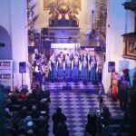 06.01.2022. Święty Krzyż. Charytatywny koncert kolęd i pastorałek. Na zdjęciu: zespół śpiewaczy Modrzewianki / Wiktor Taszłow / Radio Kielce