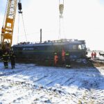 07.01.2022. Gołuchów. Podnoszenie wykolejonej lokomotywy / Wiktor Taszłow / Radio Kielce