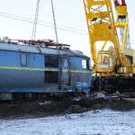 07.01.2022. Gołuchów. Podnoszenie wykolejonej lokomotywy / Wiktor Taszłow / Radio Kielce