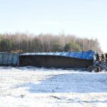 07.01.2022. Gołuchów. Podnoszenie wykolejonej lokomotywy / Wiktor Taszłow / Radio Kielce