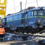 07.01.2022. Gołuchów. Podnoszenie wykolejonej lokomotywy / Wiktor Taszłow / Radio Kielce