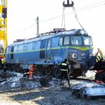 07.01.2022. Gołuchów. Podnoszenie wykolejonej lokomotywy / Wiktor Taszłow / Radio Kielce