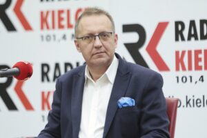 09.01.2022. Studio Polityczne Radia Kielce. Na zdjęciu: Krzysztof Sławiński - PO / Wiktor Taszłow / Radio Kielce