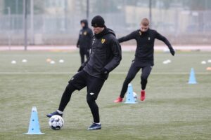 10.01.2022. Kielce. Trening Korony Kielce / Wiktor Taszłow / Radio Kielce