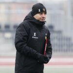 10.01.2022. Kielce. Trening Korony Kielce. Na zdjęciu: Jerzy Cyrak - asystent trenera Korony Kielce / Wiktor Taszłow / Radio Kielce