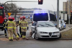 10.01.2022. Kielce. Wypadek na skrzyżowaniu ul. Żelaznej i Czarnowskiej / Wiktor Taszłow / Radio Kielce