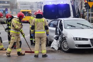 10.01.2022. Kielce. Wypadek na skrzyżowaniu ul. Żelaznej i Czarnowskiej / Wiktor Taszłow / Radio Kielce